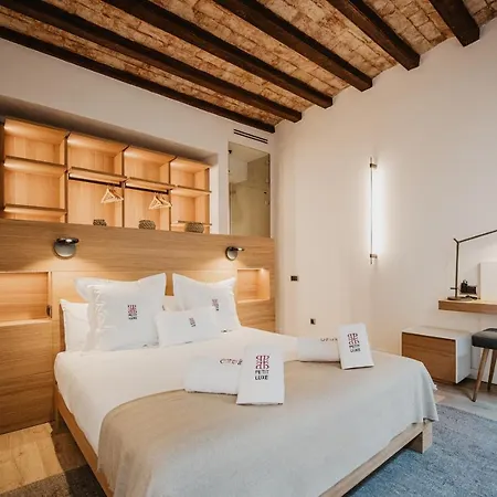 Petit Luxe St. Pere Apartment Terrassa Exterior photo